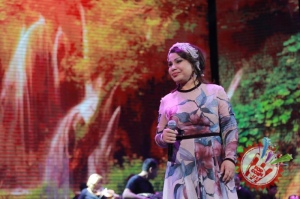 Юлдуз Усмонованинг "Сен ва мен учун" номли жонли ижродаги концертидан фоторепортаж