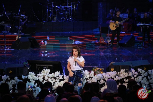 Юлдуз Усмонованинг “Сен ва мен учун” номли концертидан батафсил