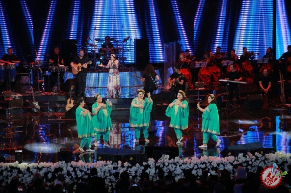 Юлдуз Усмонованинг “Сен ва мен учун” номли концертидан батафсил