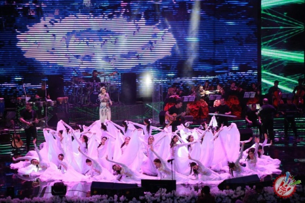 Юлдуз Усмонованинг “Сен ва мен учун” номли концертидан батафсил