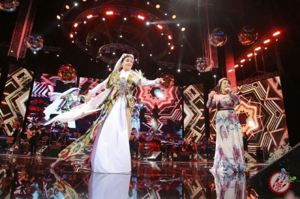 Юлдуз Усмонованинг “Сен ва мен учун” номли концертидан батафсил