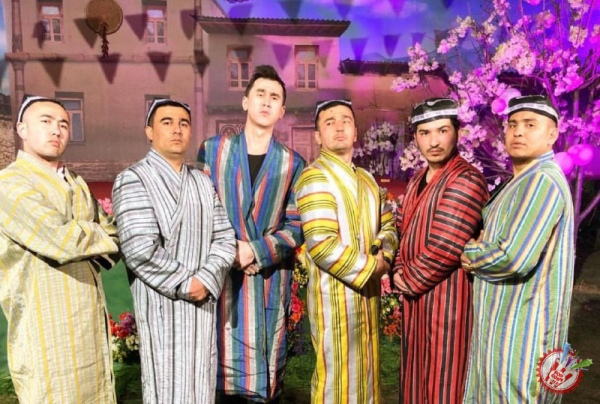 \"Атиргулим\" энди Божалар ижросида