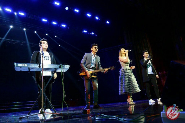 Беном гуруҳи ижодида кескин бурилиш ясаган концертдан видеоларни тақдим қилмоқда