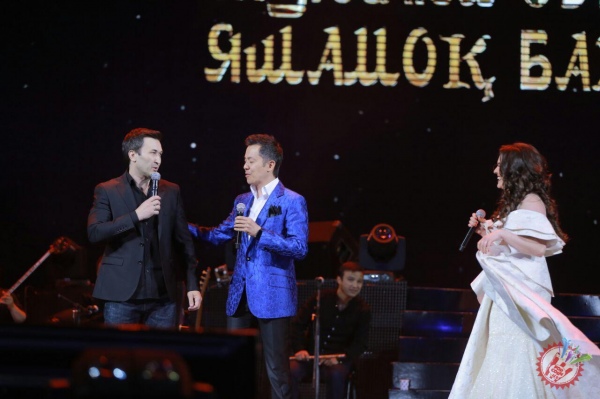Шарқ гуруҳининг "Икки юрак" номли концерт дастуридан
