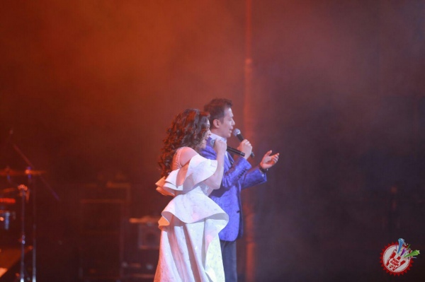 Шарқ гуруҳининг "Икки юрак" номли концерт дастуридан