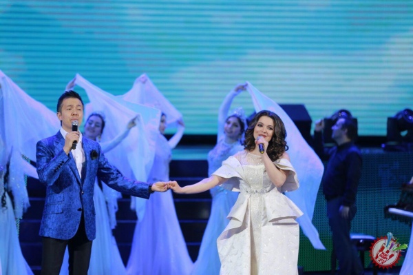 Шарқ гуруҳининг "Икки юрак" номли концерт дастуридан