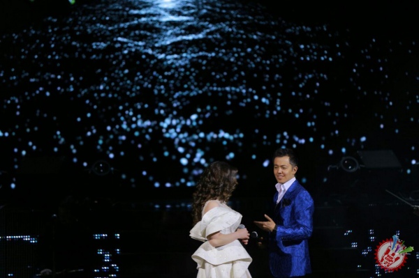 Шарқ гуруҳининг "Икки юрак" номли концерт дастуридан