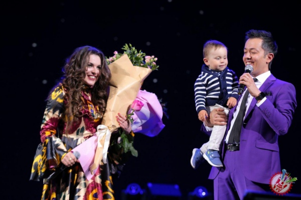 Шарқ гуруҳининг "Икки юрак" номли концерт дастуридан