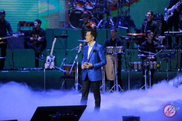 Шарқ гуруҳининг "Икки юрак" номли концерт дастуридан