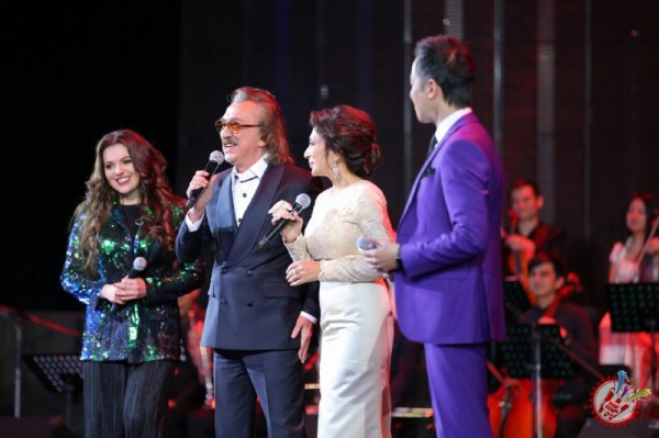 Шарқ гуруҳининг яккахон концерт дастуридан батафсил