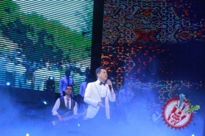 Бунёдбек Саидовнинг концерт дастуридан фоторепортаж