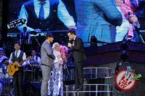 Бунёдбек Саидовнинг концерт дастуридан фоторепортаж