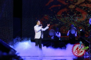 Бунёдбек Саидовнинг концерт дастуридан фоторепортаж