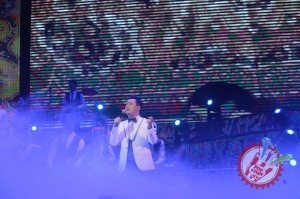 Бунёдбек Саидовнинг концерт дастуридан фоторепортаж