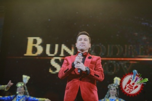 Бунёдбек Саидовнинг концерт дастуридан фоторепортаж