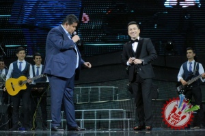 Бунёдбек Саидовнинг концерт дастуридан фоторепортаж