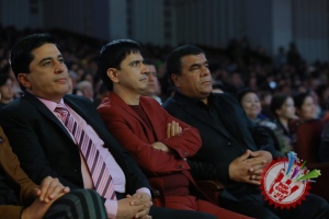 Бунёдбек Саидовнинг концерт дастуридан фоторепортаж