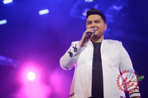 Сарвар ва Комилнинг “Чунки бу биз” номли концерт дастуридан фоторепортаж