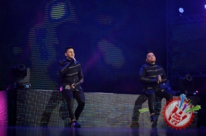 Сарвар ва Комилнинг “Чунки бу биз” номли концерт дастуридан фоторепортаж