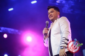 Сарвар ва Комилнинг “Чунки бу биз” номли концерт дастуридан фоторепортаж