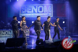 Сарвар ва Комилнинг “Чунки бу биз” номли концерт дастуридан фоторепортаж