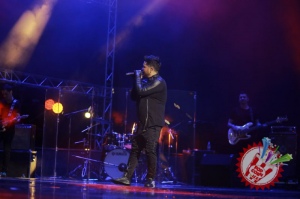 Сарвар ва Комилнинг “Чунки бу биз” номли концерт дастуридан фоторепортаж