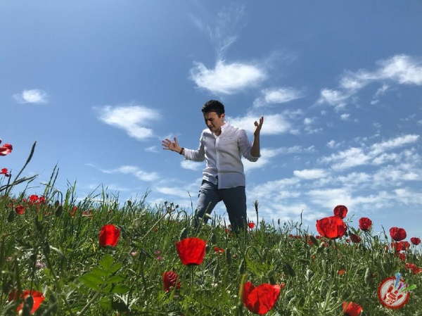 Улуғбек Раҳматуллаев “Алвон лолалар” қўшиғига видеоклип суратга олдирди