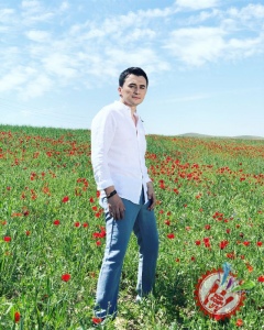 Улуғбек Раҳматуллаев “Алвон лолалар” қўшиғига видеоклип суратга олдирди