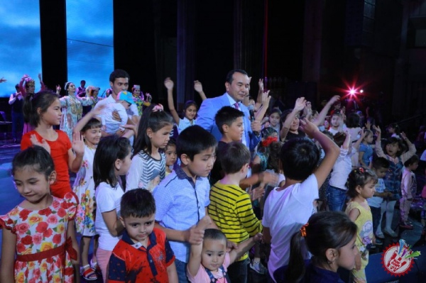  “Фасли навбаҳор” номли концерт дастуридан фоторепортаж