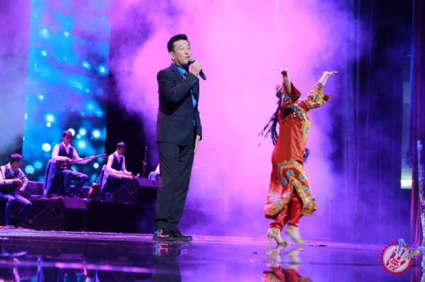 Ўзбекистон халқ артистлари Клубининг “Фасли навбаҳор” деб номланган илк концерт дастуридан