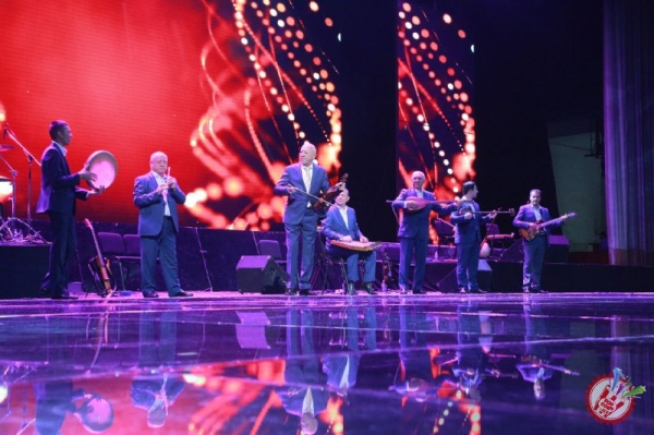 Ўзбекистон халқ артистлари Клубининг “Фасли навбаҳор” деб номланган илк концерт дастуридан