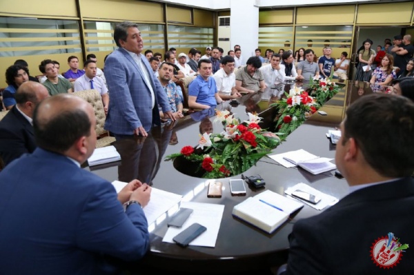 “Миллий эстрада санъатининг ёшлар маънавий, ахлоқий тарбиясидаги ўрни ва санъаткор одоби” мавзусида маънавият соати ўтказилди