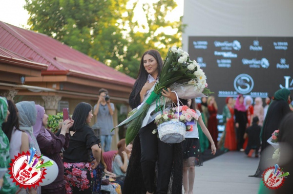 Дизайнер Ирода Агзамҳўжа янги либослари намойиши ўтказди