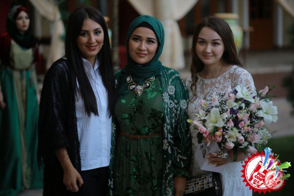 Дизайнер Ирода Агзамҳўжа янги либослари намойиши ўтказди