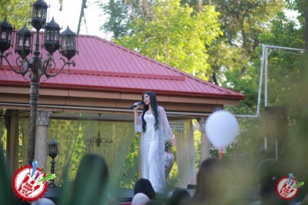 Дизайнер Ирода Агзамҳўжа янги либослари намойиши ўтказди