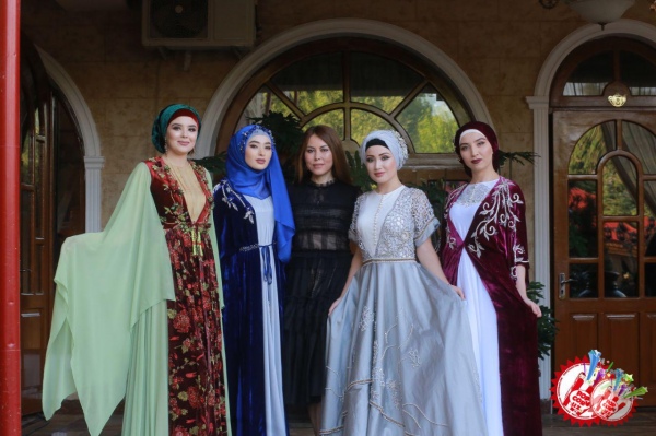 Дизайнер Ирода Агзамҳўжа янги либослари намойиши ўтказди