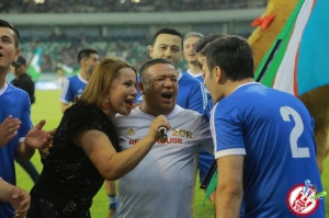 Халқаро Олимпия куни муносабати билан юлдузли футбол шоу бўлиб ўтди