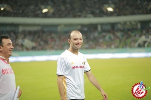 Халқаро Олимпия куни муносабати билан юлдузли футбол шоу бўлиб ўтди