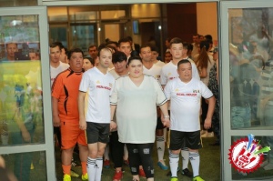 Халқаро Олимпия куни муносабати билан юлдузли футбол шоу бўлиб ўтди