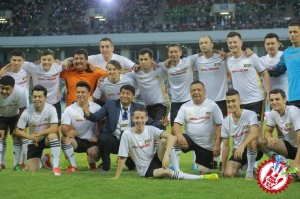 Халқаро Олимпия куни муносабати билан юлдузли футбол шоу бўлиб ўтди