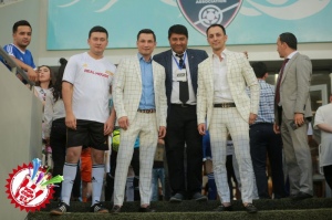 Халқаро Олимпия куни муносабати билан юлдузли футбол шоу бўлиб ўтди