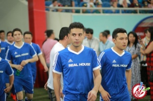 Халқаро Олимпия куни муносабати билан юлдузли футбол шоу бўлиб ўтди