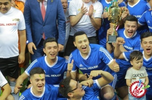 Халқаро Олимпия куни муносабати билан юлдузли футбол шоу бўлиб ўтди