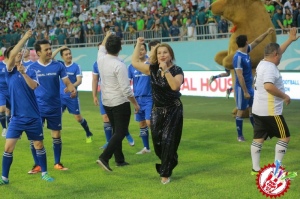 Халқаро Олимпия куни муносабати билан юлдузли футбол шоу бўлиб ўтди