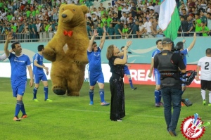 Халқаро Олимпия куни муносабати билан юлдузли футбол шоу бўлиб ўтди