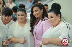 Халқаро Олимпия куни муносабати билан юлдузли футбол шоу бўлиб ўтди