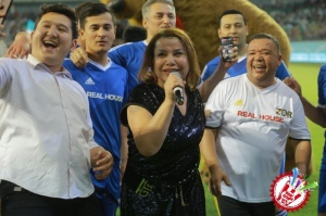 Халқаро Олимпия куни муносабати билан юлдузли футбол шоу бўлиб ўтди