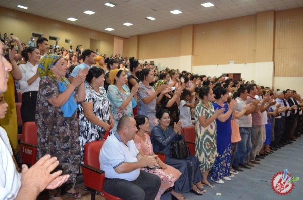 ”Халқаро мақом санъати анжумани” доирасида Қашқадарё вилоятининг бир қатор туманларида хорижлик санъаткорлар концерт дастурларини тақдим қилмоқда