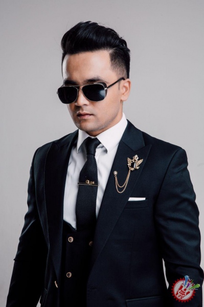 Уммон гуруҳи икки кишилик таркибдаги илк янги фотожамланмасини тақдим этди