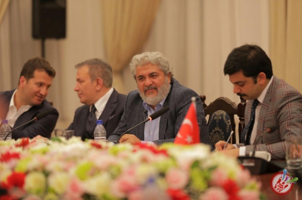 Маданият вазирлигида Меҳмет Бўздағ билан матбуот анжумани бўлиб ўтди